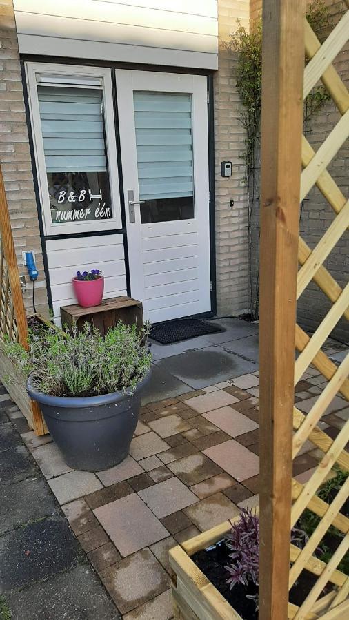 Gastenverblijf Nummer 1 Sommelsdijk Exteriör bild